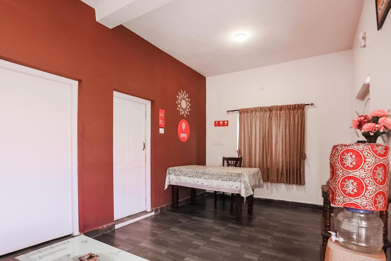 Oyo 27895 Memo Rooms 乌提 外观 照片